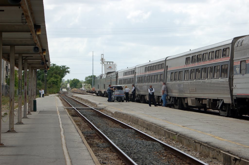 Amtraks Southbound Train No. 97, the "Silver Meteor" makes a stop at Orlando, FL, Орландо