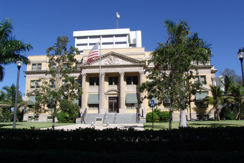 1916 Palm Beach County courthouse, now a museum (9-26-2010), Палм-Бич