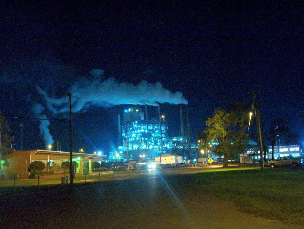 Paper Mill at night, Panama City., Панама-Сити