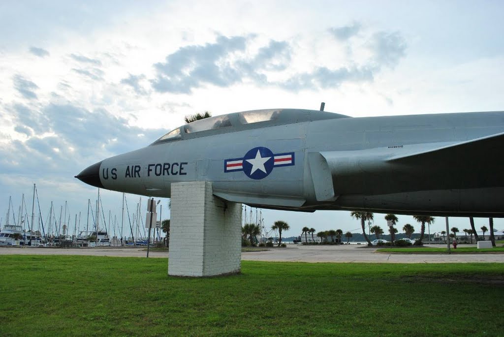 Air Force Jet - Panama City, Florida Pier, Панама-Сити