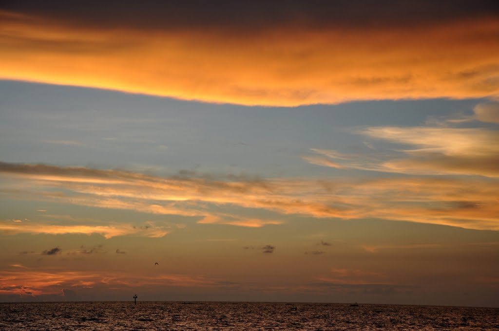 Orange Sunset Madeira Beach, Florida USA, Редингтон-Бич