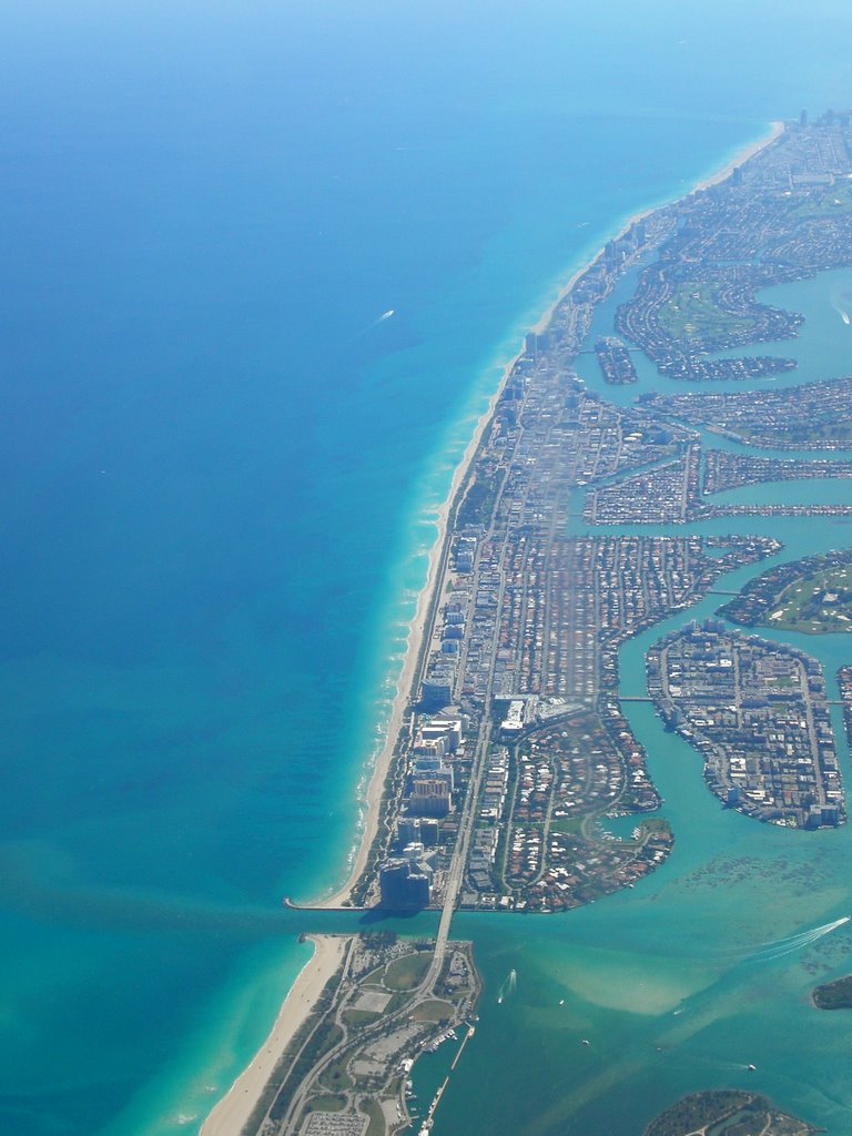 Flying along Ft.Lauderdale and Miami Beach, Санни-Айлс
