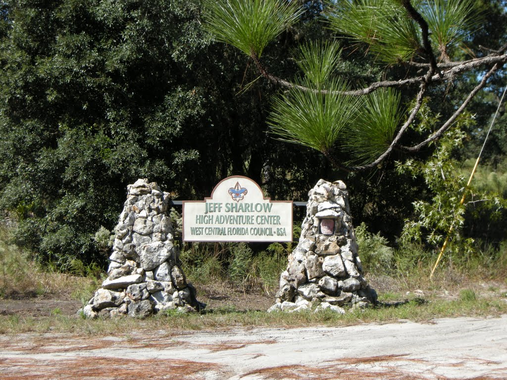 Sharlow entryway, Сант-Петерсбург-Бич