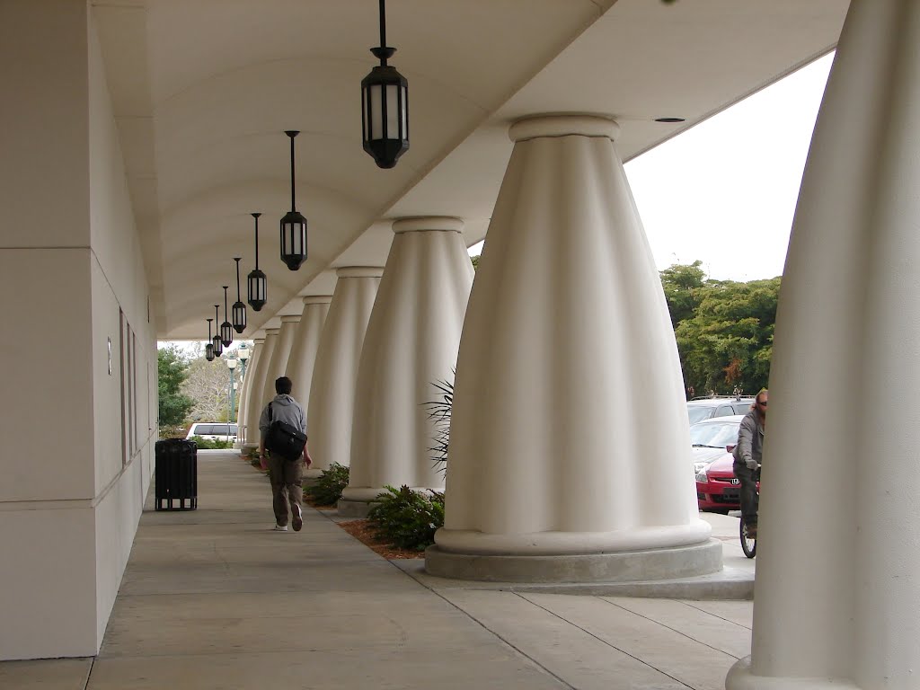 Columns of Knowledge at Selby Public Library in Sarasota Florida, Сарасота