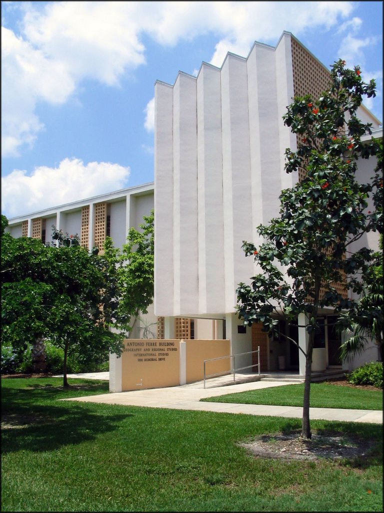 Ferre Building, University of Miami, Саут-Майами