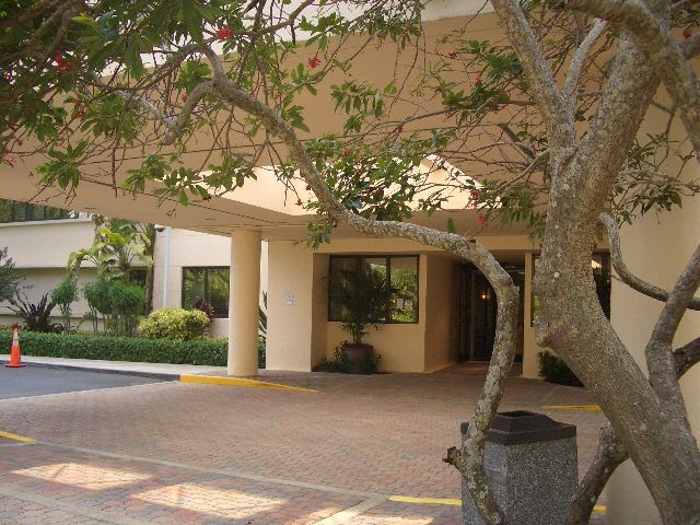 DOCTORS  HOSPITAL MAIN ENTRY ,SIDE NORTH UNIVERSITY MIAMI (U.M.), Саут-Майами