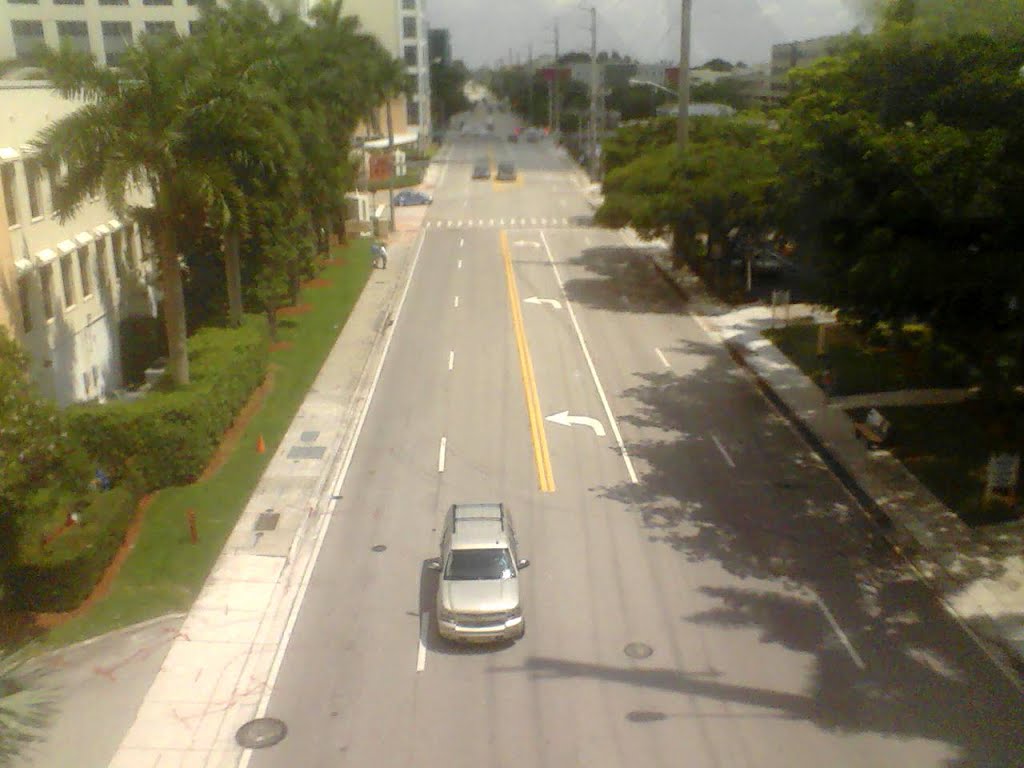 Looking N. onto SW 72 av. from S. Mia. Hosp. walking bridge (2013), Саут-Майами