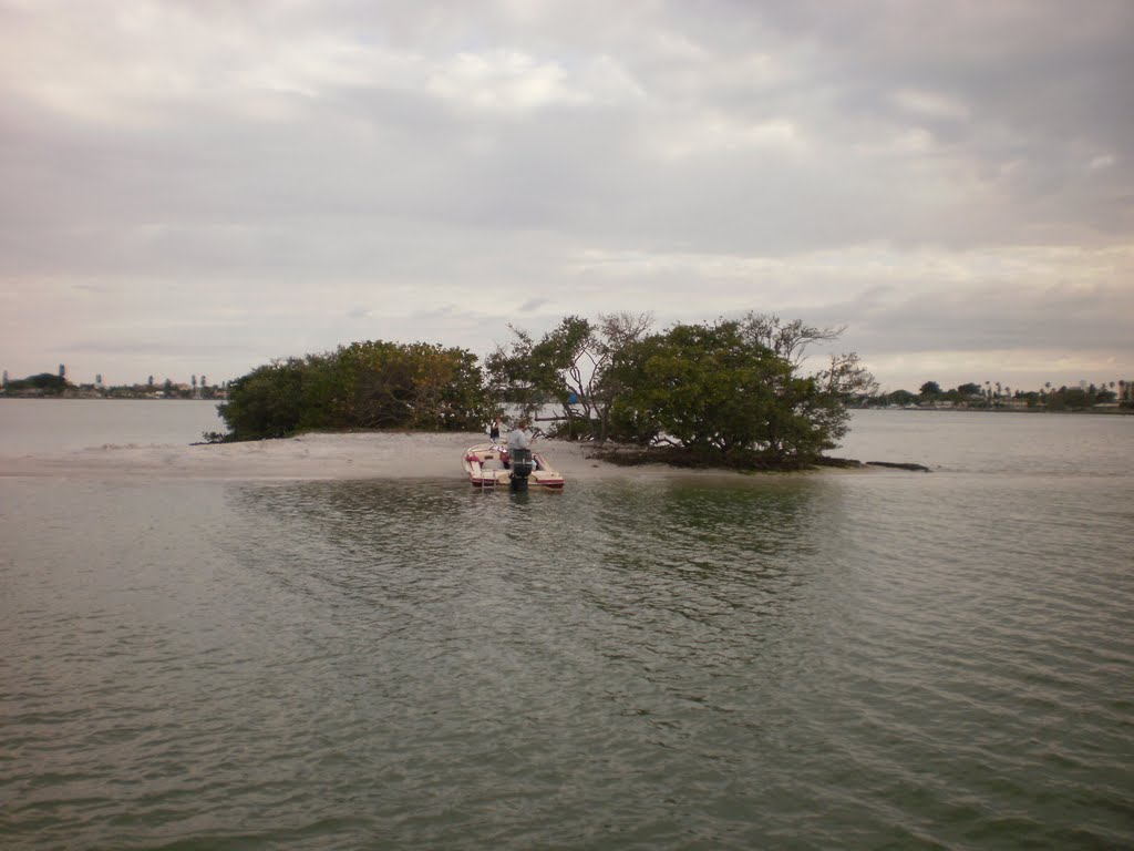Island in north Boca Ciega Bay, Саут-Пасадена