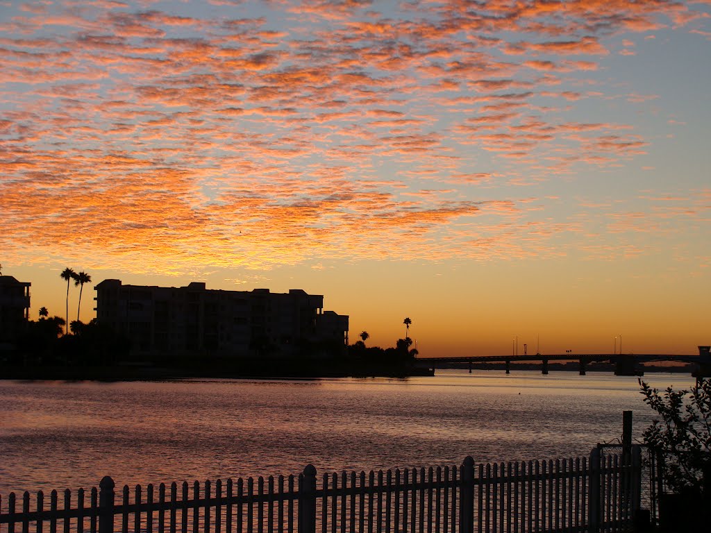 Sun Rise at St Pete Beach, Саут-Пасадена