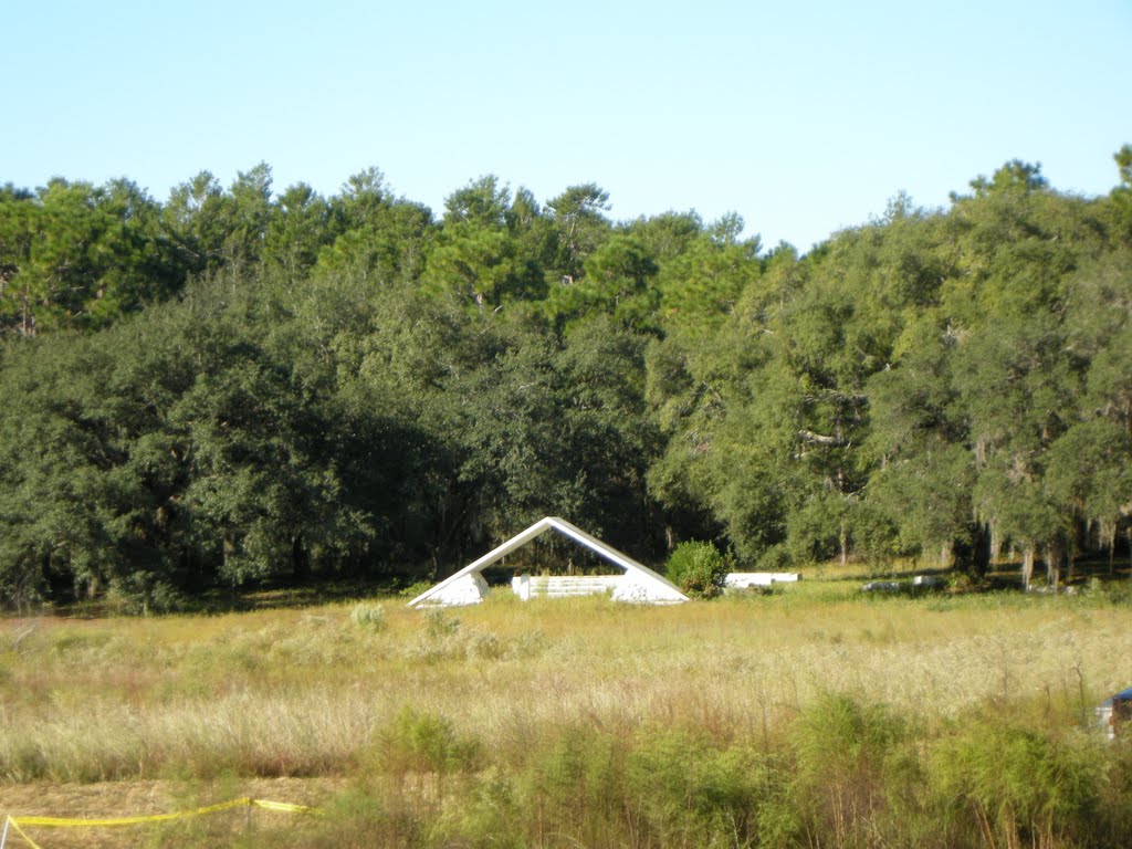 Chapel across the pond, Сафти-Харбор