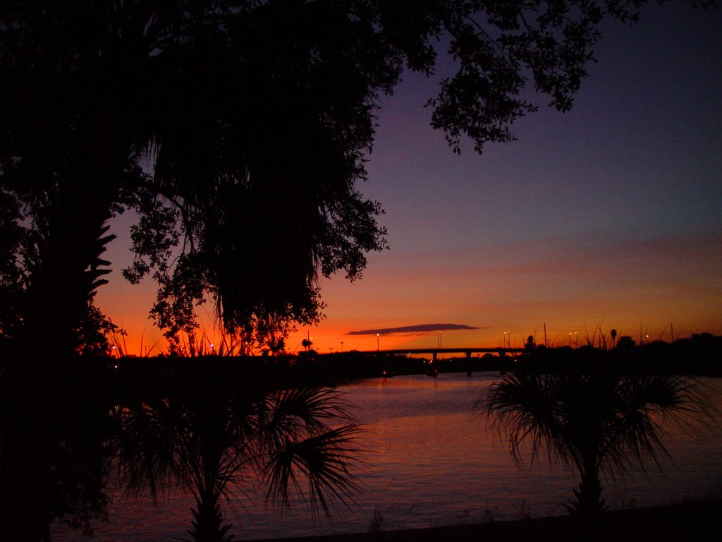 sunset over the Hillsborough River, Tampa, Florida (10-22-2006), Тампа
