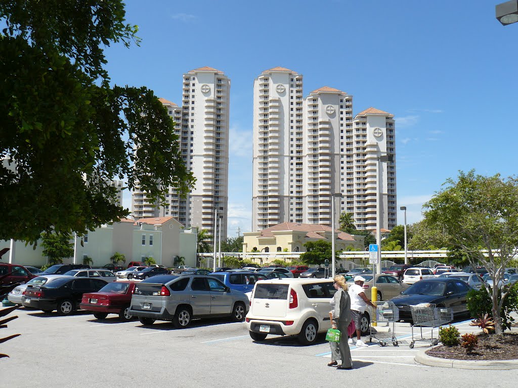 View from Publix Super Market, Форт-Майерс