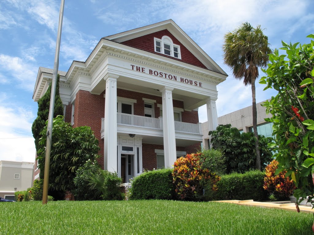 The Boston House at Boston ave/ S Indian river dr, Fort Pierce, Форт-Пирс