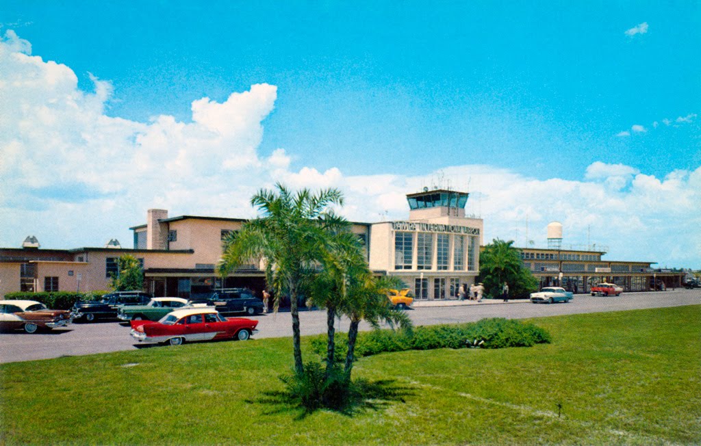 International Airport in Tampa, Florida, Хамптон