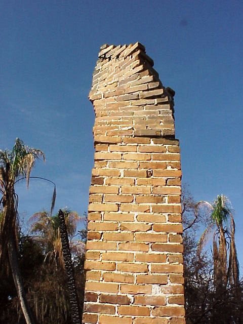 Mobley homestead chimney ruins, Citrus Park, Florida (7-2004), Хамптон