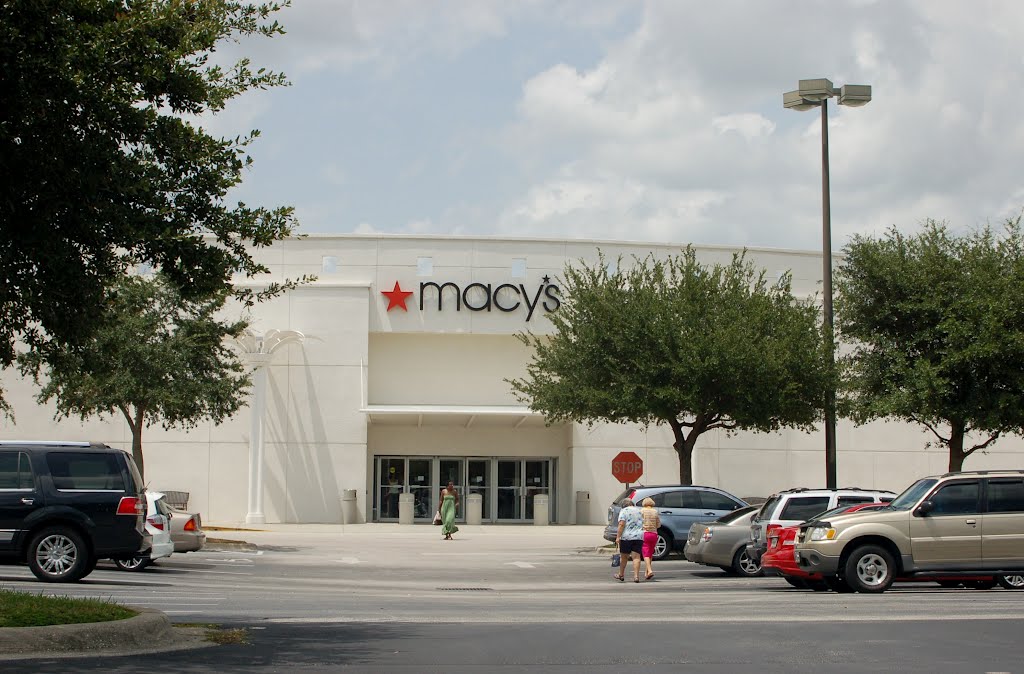 Macys at Winter Haven, FL, Элоис