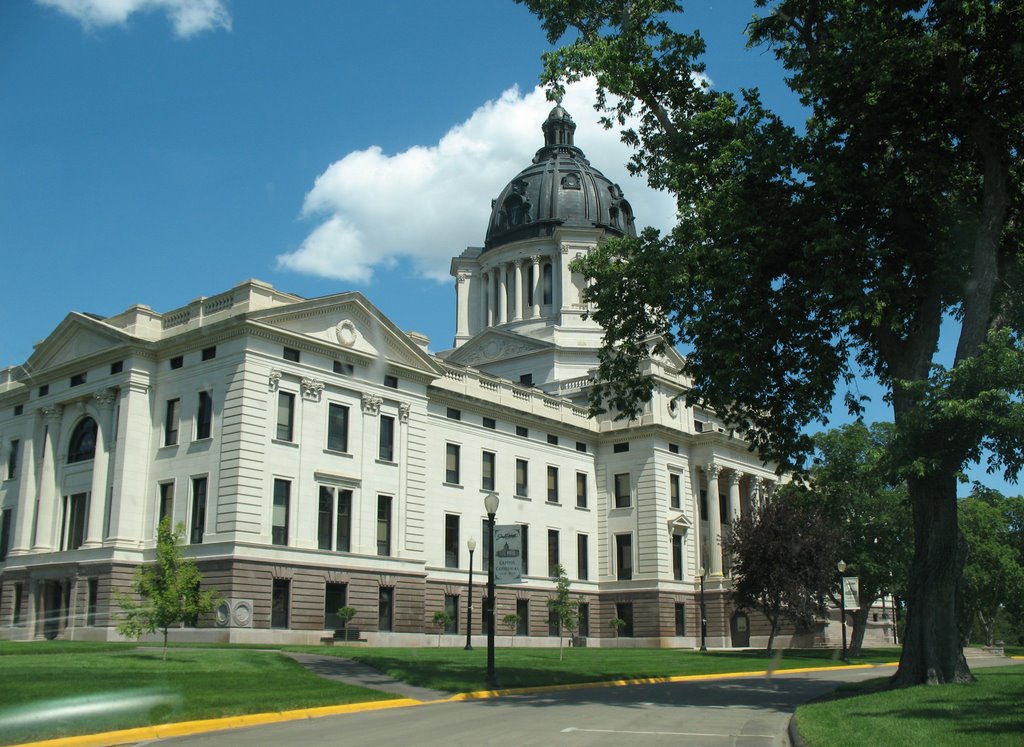 South Dakota Capital, Пирр