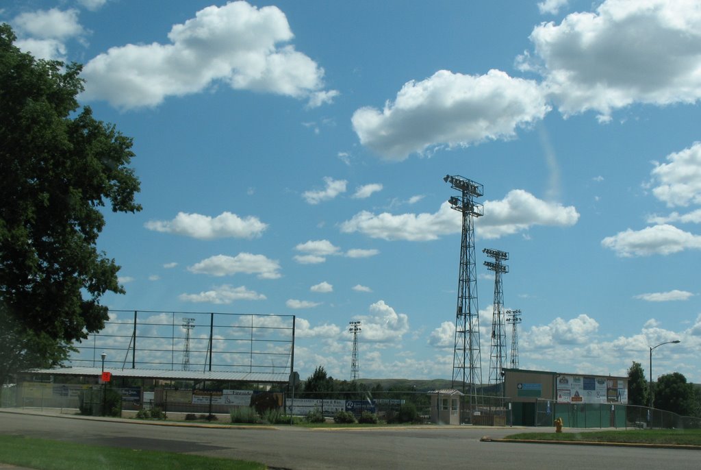 Baseball field on Capitol, Пирр