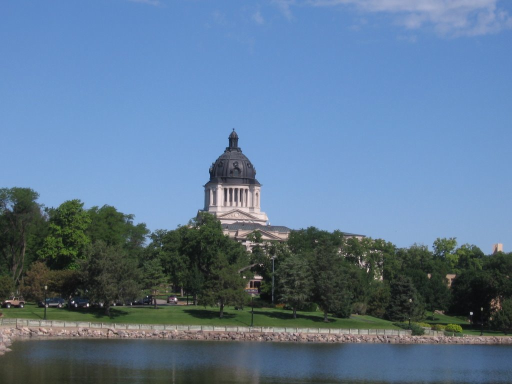 South Dakota State Capitol, Пирр