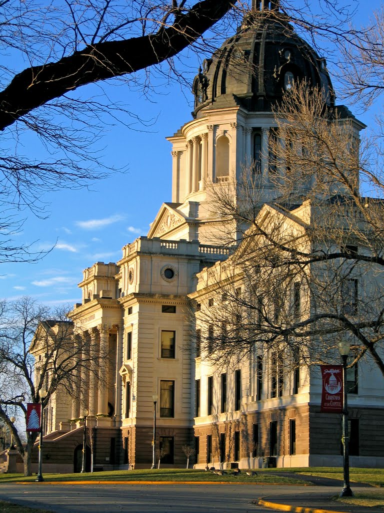 South Dakota State Capitol, Пирр