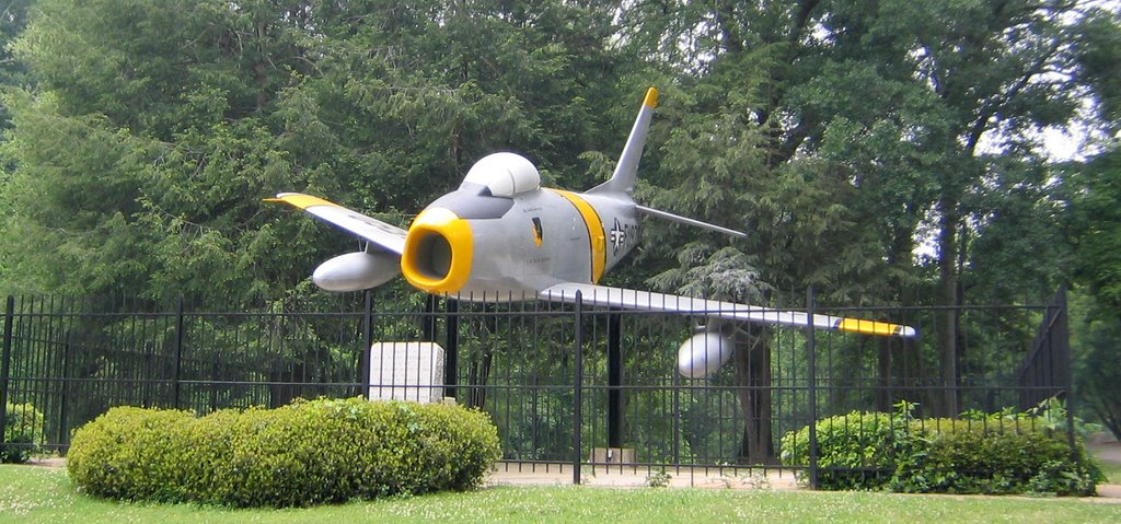 U.S.A.F. F-86 Sabre Jet - FU-976, Greenville, SC., Гринвилл