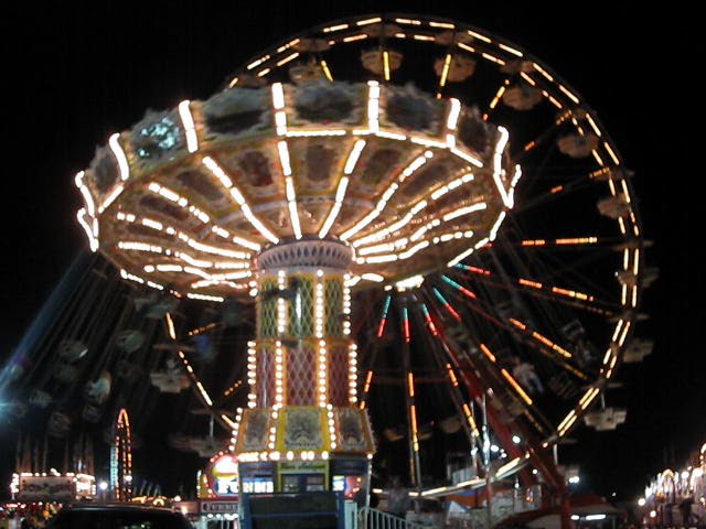 Swing and Ferris Wheel at the Sumter Fair, Самтер
