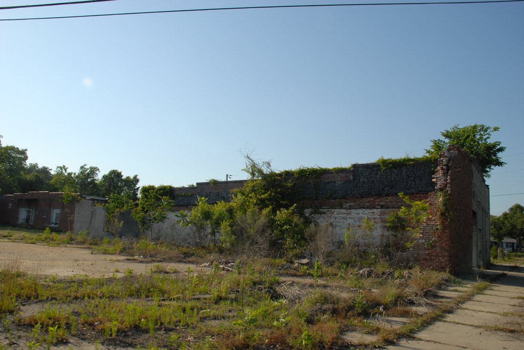 Abandoned Building, Самтер