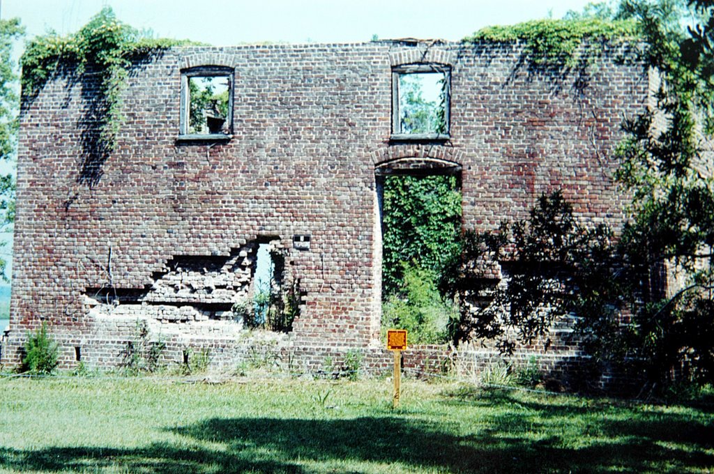 Rice mill ruins on Cooper River, Хемингуэй