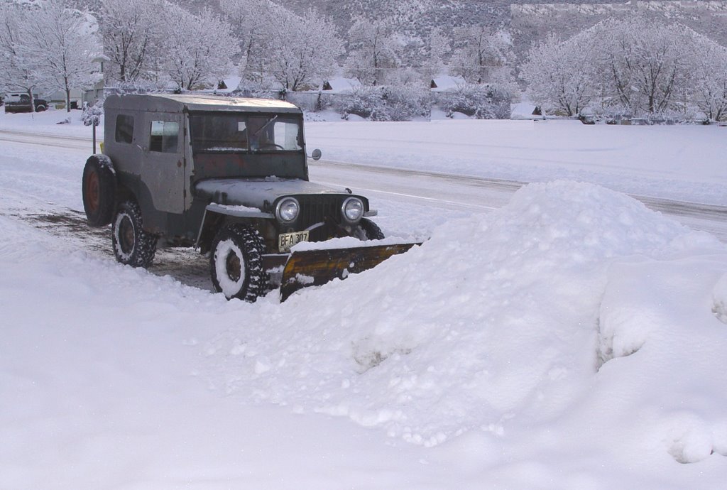 Rex plowing snow, Вест-Боунтифул