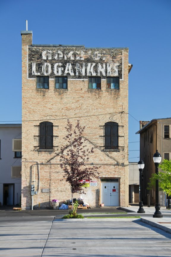 Logan store back, Логан