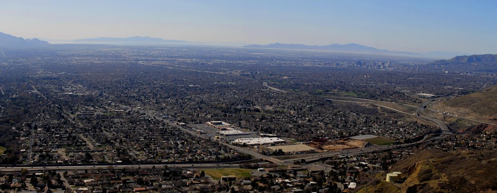 NW view - this is 1/10 of the Salt Lake valley. Far back are Stansbury and Antelope islands in Great Salt Lake. Downtown is at right and in front is I-215  east bound. - Enlarge please, Маунт-Олимпус