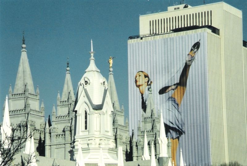 2002 Olympic building wrap with Mormon temple, Солт-Лейк-Сити