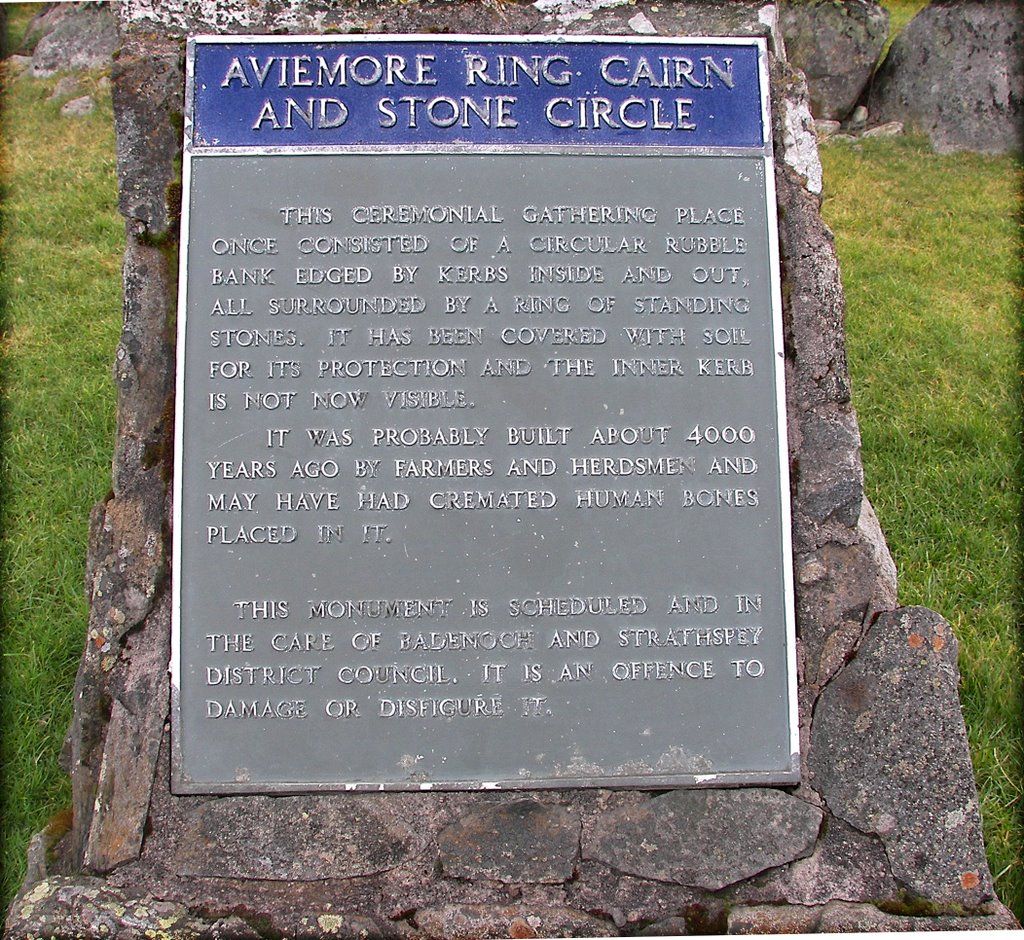 Aviemore Ring Cairn and Stone Circle Plaque, Авимор