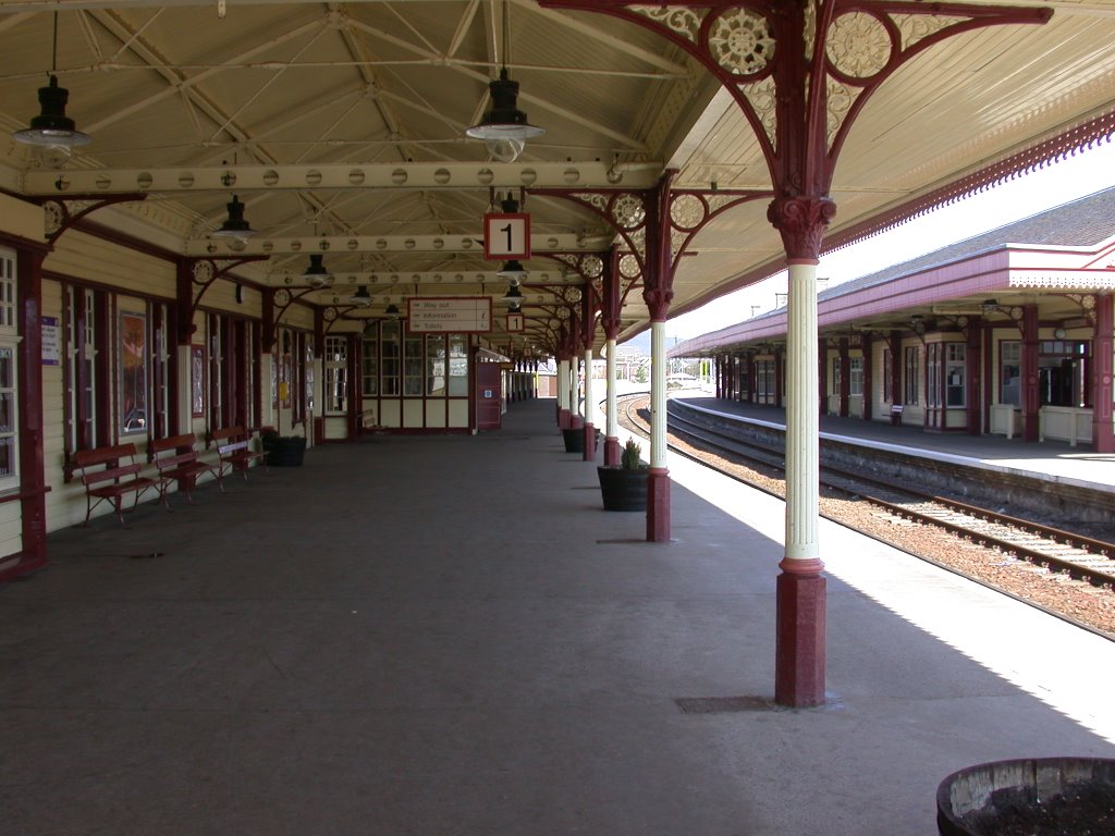 Railwaystation, Авимор