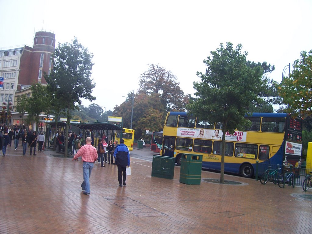 Buses at Bournemouth Square, Борнмут