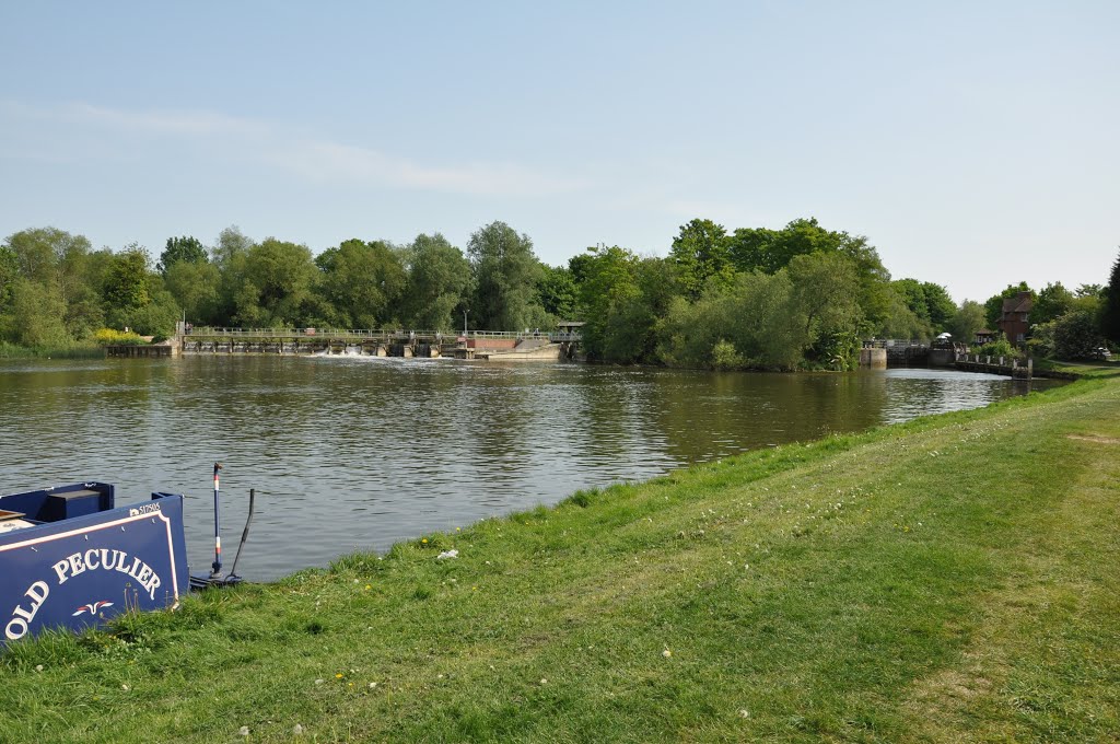 Thames River Walk (2011-05) - View to Abingdon Lock, Абингдон