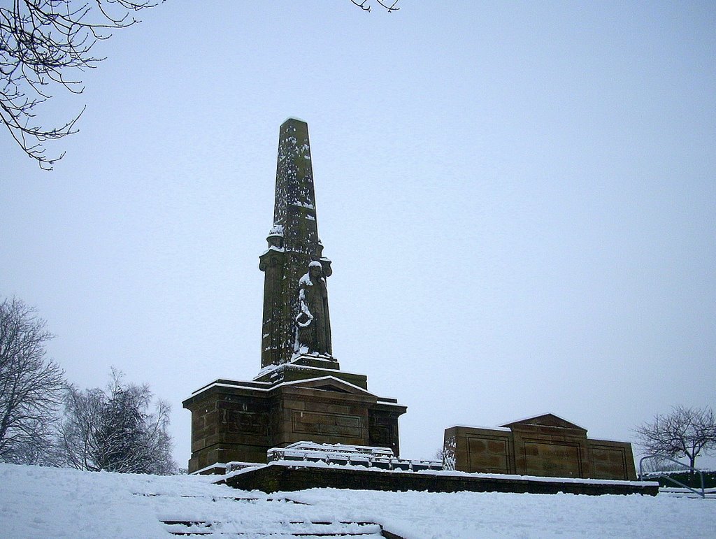 Accrington War Memorial in the snow, Аккрингтон