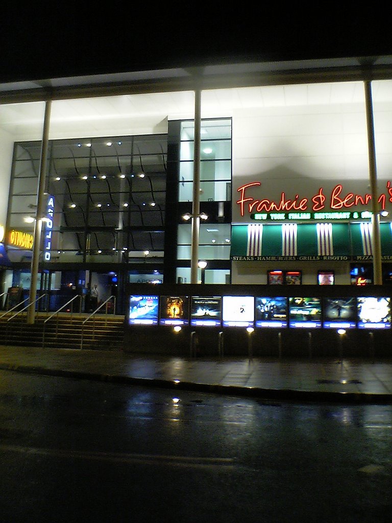 Multiplex - Apollo Cinema and Restaurants (Denmark Street), Алтринчам