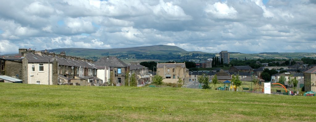 Pendle, from Burnley Wood, Барнли