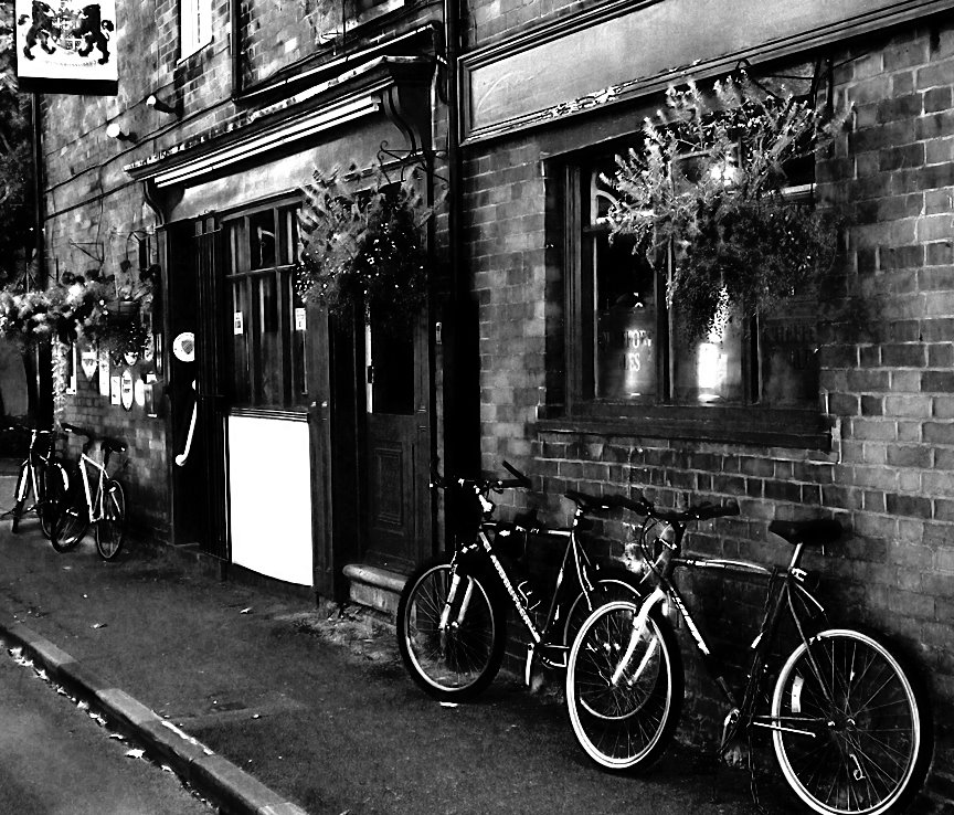 The Pub in Wellington Street, Бедворт