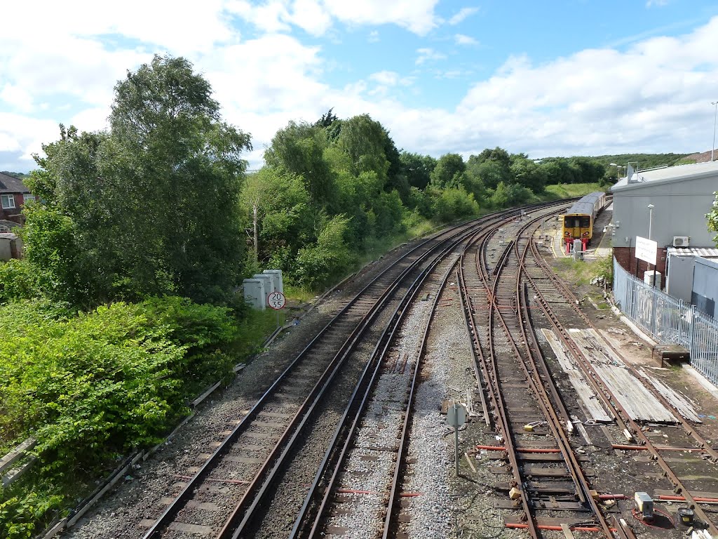 Merseyrail Tracks Towards West Kirby & New Brighton With The Maintenance Depot On The Right., Биркенхед