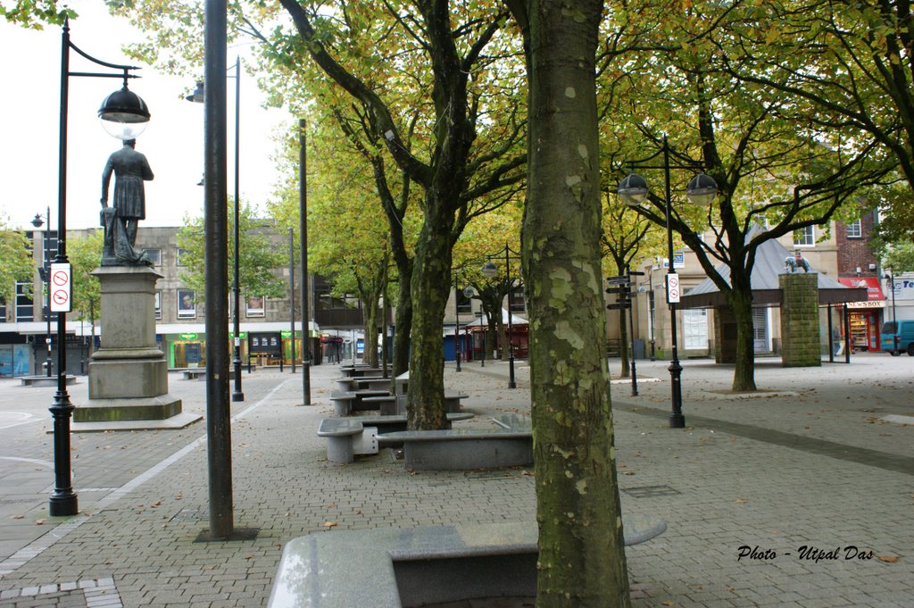 Autumn Trees - Bolton Town Centre, Болтон