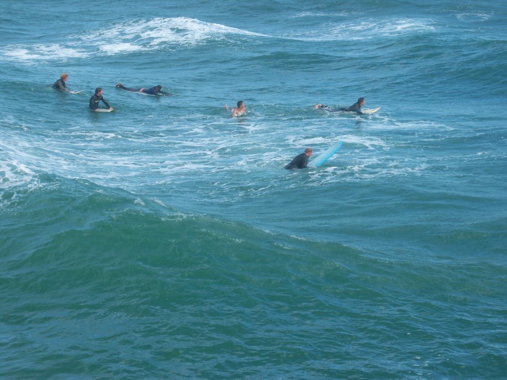 surfing just off the pier..Bournemouth..U.K., Боримут