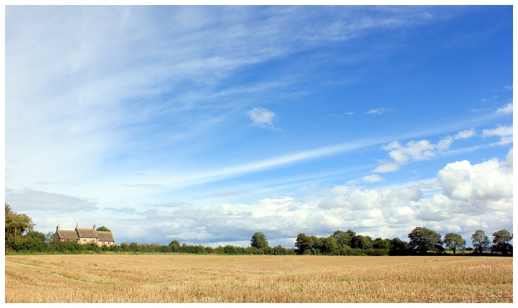 Autumn fields and sky near Little Ashley, Wiltshire, Брадфорд