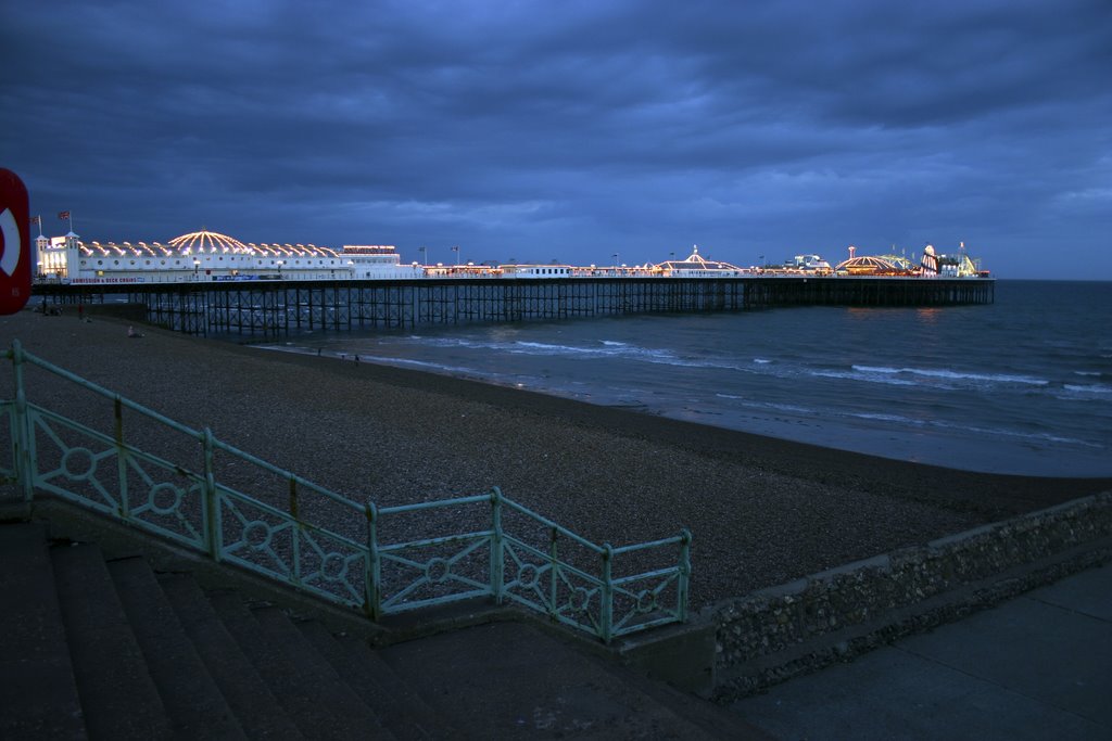 View to Brighton Pier by night, United Kingdom, Брайтон