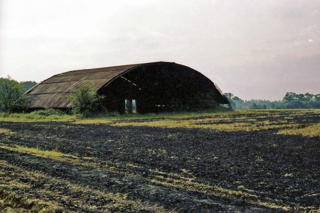 Battle of Britain aircraft hanger near Brentwood (Sept 1980), Брентвуд