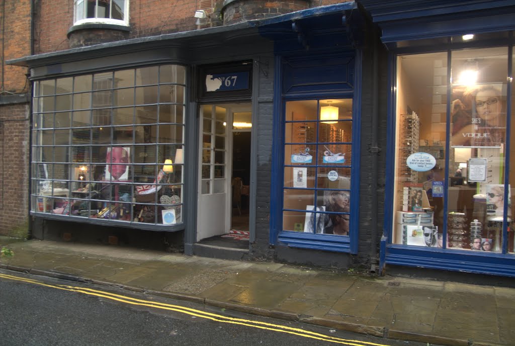 Old Bridlington, Shop with original victorian frontage., Бридлингтон