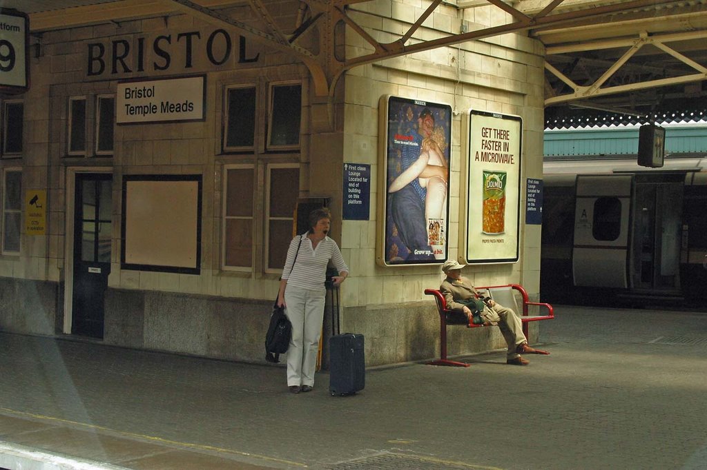 Bristol Temple Meads Railroad Station 13:55pm, Бристоль