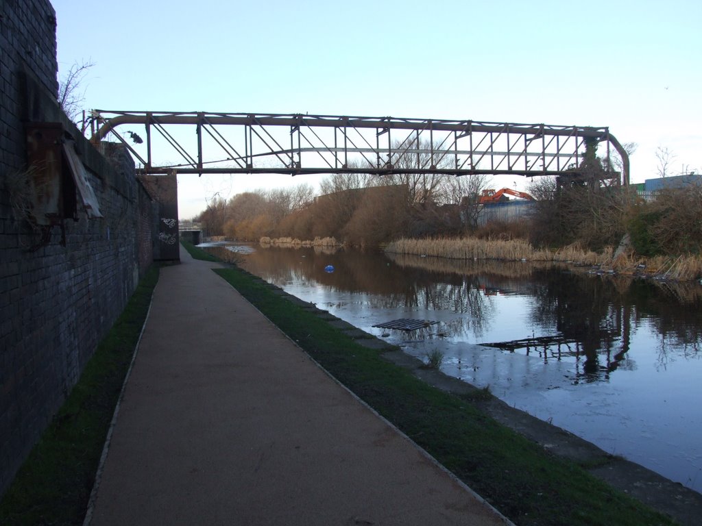 Pipe Bridge Over The Leeds & Liverpool Canal., Бутл