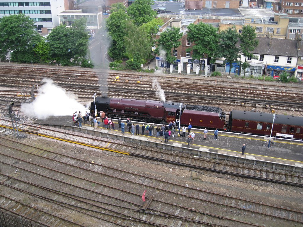 steam train in Woking, Вокинг